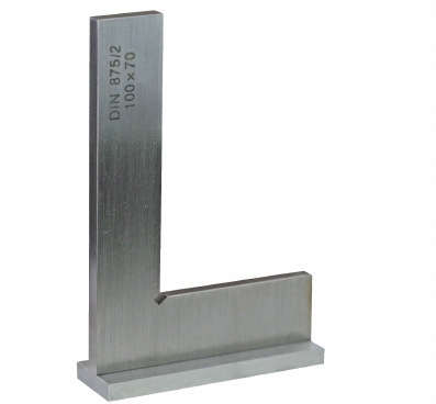 Prec. control square with back DIN875/2, carbon steel, 250x1