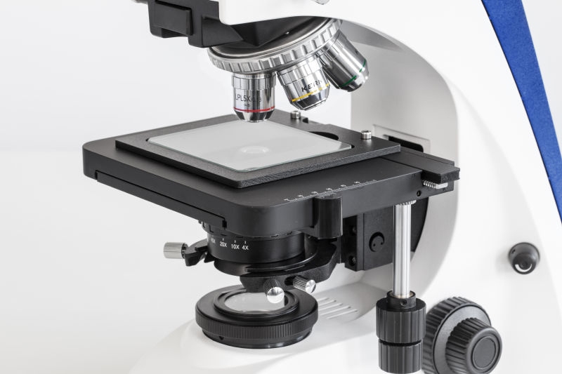 Microscope métallurgique lumière tran/refl OKO-1, 5W LED