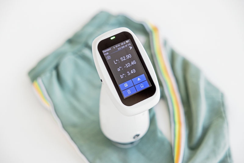 Colour spectrometer JCS 100