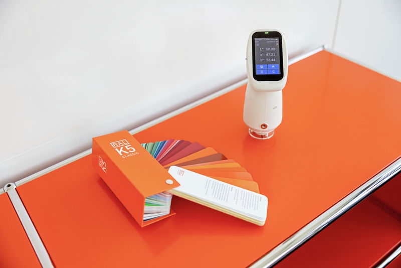 Colour spectrometer JCS 200